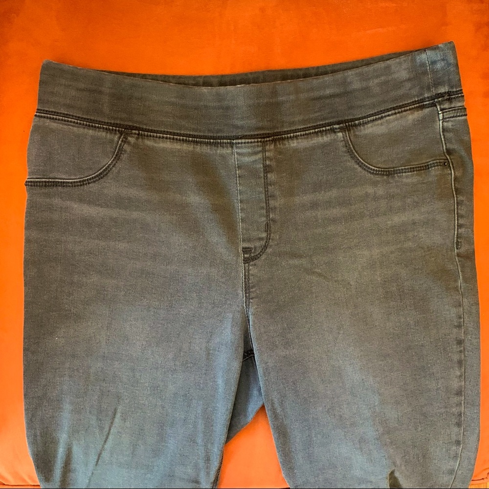 Barley worn Old Navy Rockstar Jeggings, faded black, size 14